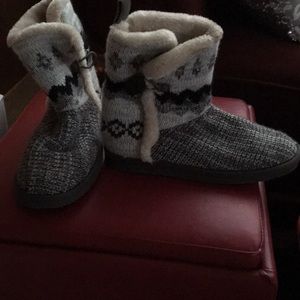Fuzzy slipper booties